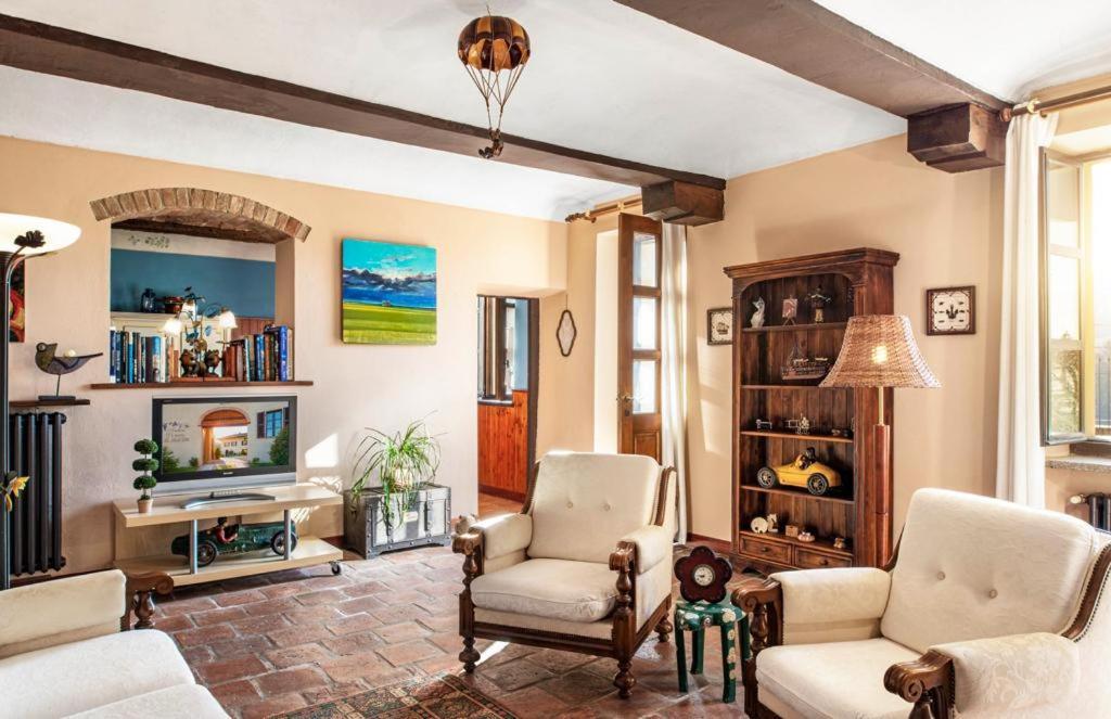 La Dolce Vite Apartment Tonco Bagian luar foto