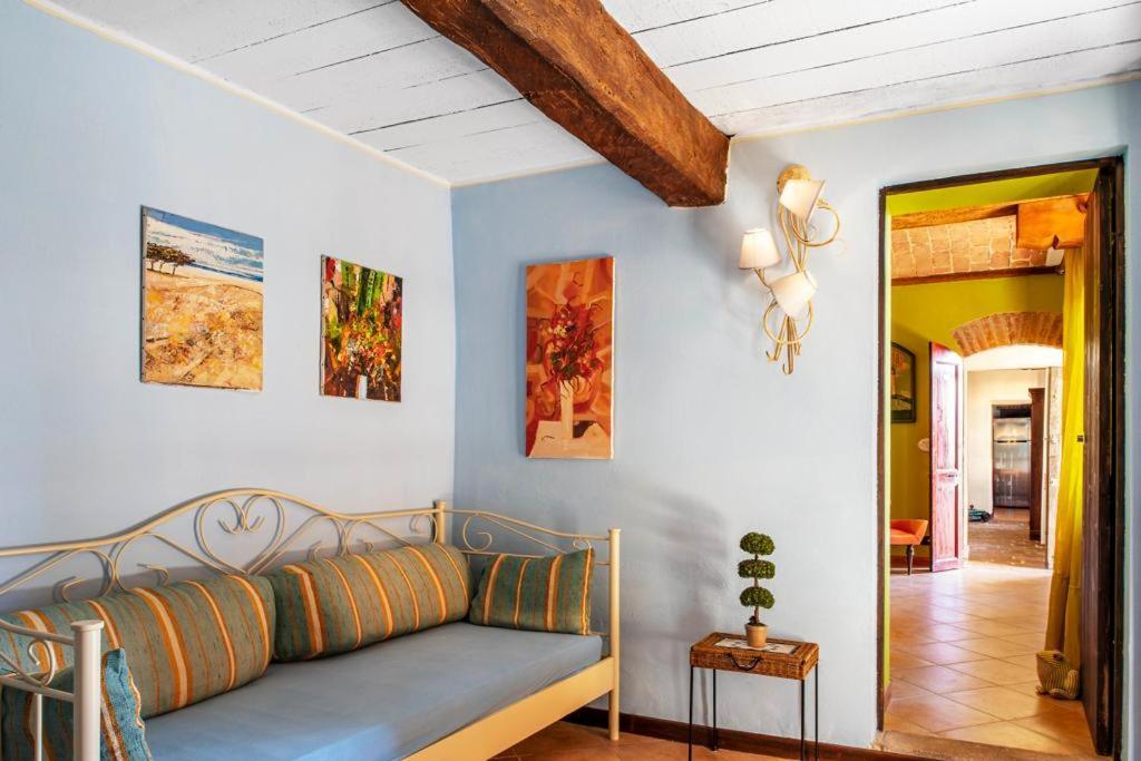 La Dolce Vite Apartment Tonco Bagian luar foto