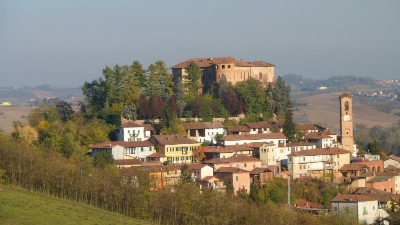 La Dolce Vite Apartment Tonco Bagian luar foto